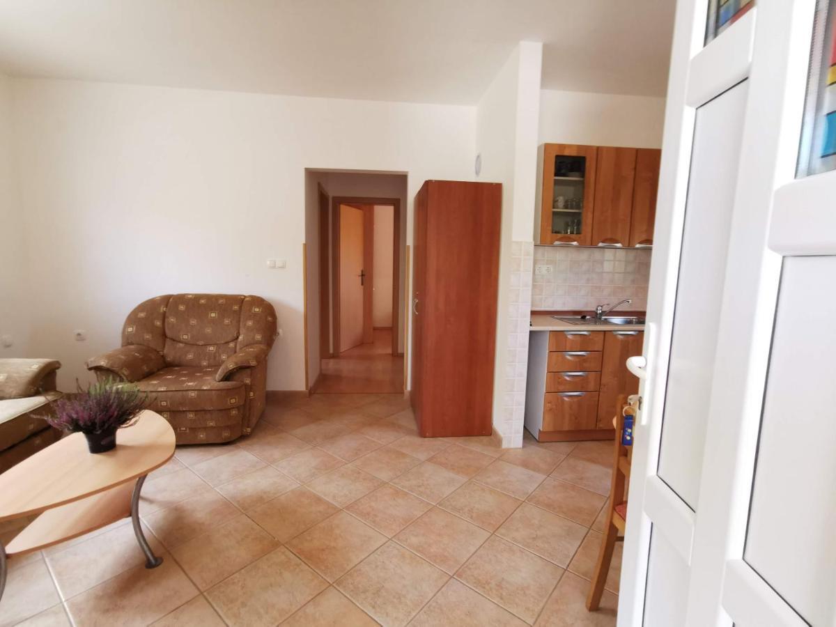 Apartment Dundo In Quiet Green Area Medulin Exterior photo